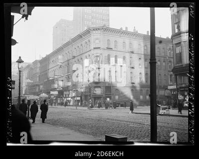 Nordöstliche Ecke der Clark Street und Madison Street, Chicago, Illinois, 1908. Stockfoto