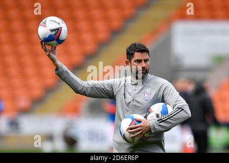 Stuart Taylor Assistant Manager von Ipswich leitet das Warm Up Stockfoto