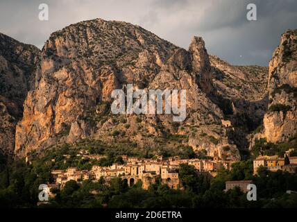 Frankreich, Alpes-de-Haute-Provence, Lac de Sainte-Croix, Moustiers-Sainte-Marie Stockfoto