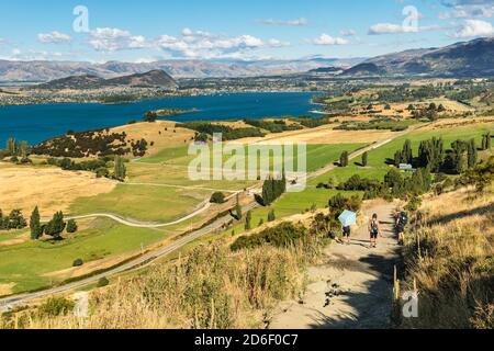 Blick über den Lake Wanaka vom Roy's Peak Track, Otago, Südinsel, Neuseeland, Ozeanien Stockfoto