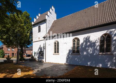 Deutschland, Dorsten-Holsterhausen, Lippe, Ruhrgebiet, Naturpark hohe Mark Westmünsterland, Münsterland, Westfalen, Nordrhein-Westfalen, Alte St. Antoniuskirche, katholische Kirche, heute Pfarrhaus *** Ortsüberschrift *** Stockfoto