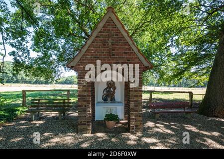 Deutschland, Dorsten-Holsterhausen, Lippe, Ruhrgebiet, Naturpark hohe Mark Westmünsterland, Münsterland, Westfalen, Nordrhein-Westfalen, Stationskapelle Stiller Weg, Wegekapelle *** Ortsüberschrift *** Stockfoto