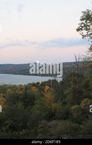 Bild der Fingerseen an einem bewölkten Tag. Stockfoto