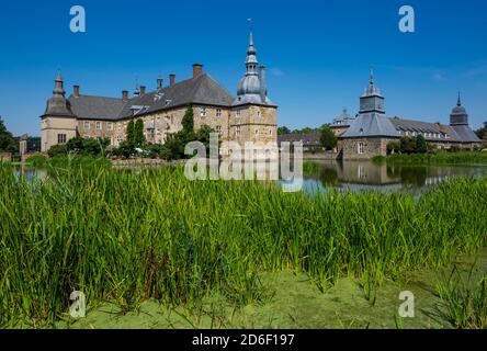 Deutschland, Dorsten-Lembeck, Lippe, Ruhrgebiet, Naturpark hohe Mark Westmuensterland, Münsterland, Westfalen, Nordrhein-Westfalen, Nordrhein-Westfalen, Lembecker Schloss, Wasserschloss, Barock, Schlosspark, Barockgarten, englischer Landschaftsgarten, Graefte *** Ortsüberschrift *** Stockfoto