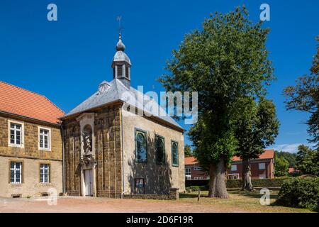 Deutschland, Dorsten-Lembeck, Lippe, Ruhrgebiet, Naturpark hohe Mark Westmünsterland, Münsterland, Westfalen, Nordrhein-Westfalen, Nordrhein-Westfalen, Michaelisstift, St. Michaeliskapelle, ehemals Karmelitinnenkloster *** Ortsüberschrift *** Stockfoto