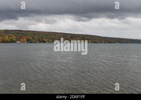 Bild der Fingerseen an einem bewölkten Tag. Stockfoto