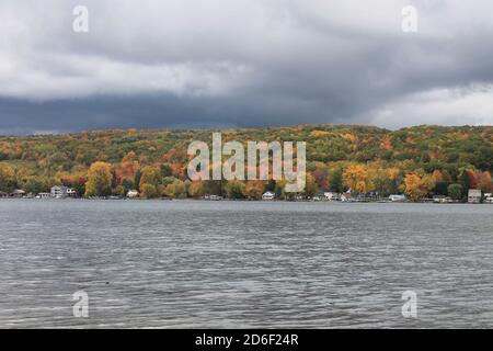 Bild der Fingerseen an einem bewölkten Tag. Stockfoto