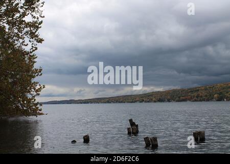 Bild der Fingerseen an einem bewölkten Tag. Stockfoto