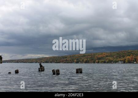 Bild der Fingerseen an einem bewölkten Tag. Stockfoto