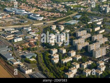 Frankreich, Yvelines (78), Plaisir, Blick aus dem Norden der Stadt, Vorort 'es petits prés', Industriegebiet von Ebisoires und Einkaufszentrum Le Grand Plaisir Stockfoto