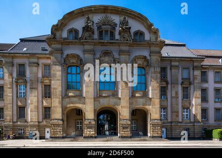 Deutschland, Mönchengladbach, Niers, Niederrhein, Rheinland, Nordrhein-Westfalen, Landgericht Mönchengladbach und Landgericht Mönchengladbach, Justizgebäude, Historismus, Jugendstil Stockfoto