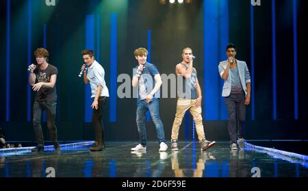 Wäscheshow Live at Earl's Court Boy Band The Wanted führen "All Time Low" auf. Stockfoto