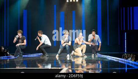 Wäscheshow Live at Earl's Court Boy Band The Wanted führen "All Time Low" auf. Stockfoto