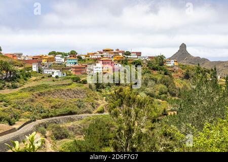 Blick auf 'Las Carboneras' - ein kleiner Ort und Ausgangspunkt für eine Wanderung im Anaga-Gebirge, Teneriffa, Spanien Stockfoto