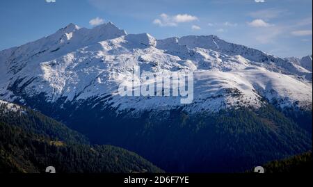 Die Gletscher in den Schweizer Alpen - schneebedeckte Berge In der Schweiz Stockfoto