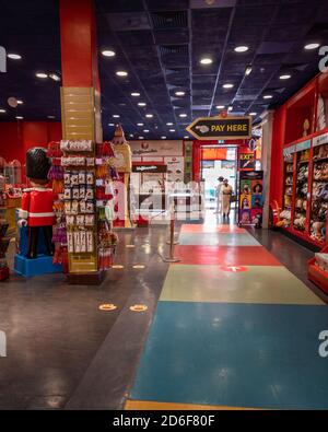 Ein Interieur des weltberühmten Spielzeugladens Hamleys in der Londoner Regent Street. Stockfoto