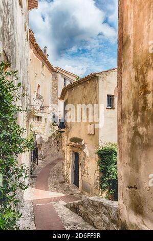 Die mittelalterliche Architektur von Èze, ikonisches Dorf in der Nähe der Stadt Nizza, Cote d'Azur, Frankreich. Es ist einer der bekanntesten touristischen Ort der Frenc Stockfoto