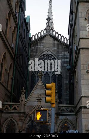 New York / USA - Oktober 15 2020: Außenansicht der Grace Church in Manhattan, NYC und ihre Architektur Stockfoto