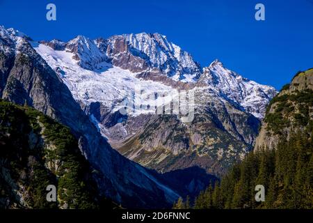 Die Schweizer Alpen - herrliche Aussicht über die Berge von Schweiz Stockfoto