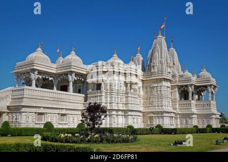 TORONTO, KANADA - 06 26 2016: Das BAPS Shri Swaminarayan mandir in Toronto, Kanada ist ein traditionelles hinduistisches Gotteshaus, das von der BAPS erbaut wurde Stockfoto