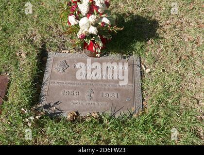 Los Angeles, Kalifornien, USA 16. Oktober 2020 EIN allgemeiner Blick auf die Atmosphäre des Grabes von Natalie Wood im Pierce Brothers Westwood Village Memorial Park am 16. Oktober 2020 in Los Angeles, Kalifornien, USA. Foto von Barry King/Alamy Stockfoto Stockfoto