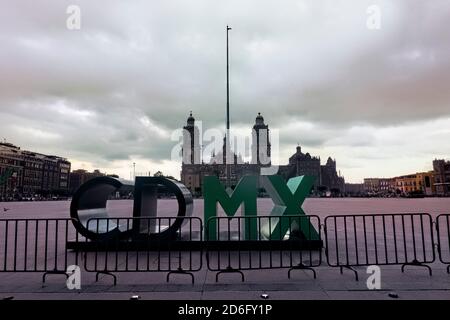 Metropolitan Cathedral im leeren Zocalo während des Coronavirus, Mexiko-Stadt, Mexiko Stockfoto