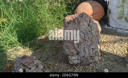Indische alte alte Statue, die aus Stein gemacht Stockfoto