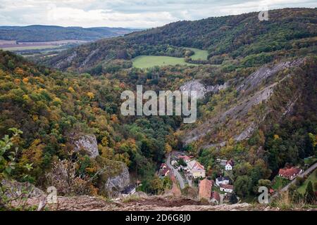 St. john unter der Klippe, kleine Talstadt in der Tschechischen republik Stockfoto