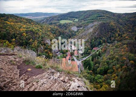 St. john unter der Klippe, kleine Talstadt in der Tschechischen republik Stockfoto