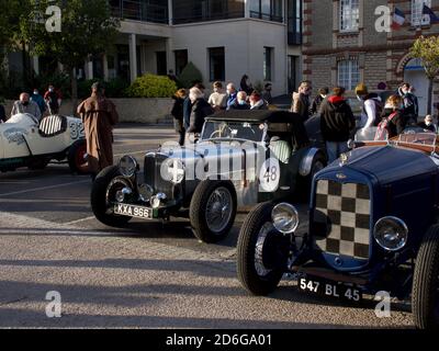 Ouistreham, Frankreich 26. September 2020 Normandie Beach Race zweite Auflage von Old Auto und Motorrad Rallyes am Strand, Präsentation der Fahrzeuge auf Th Stockfoto