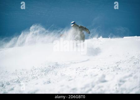 Freeride Powder, Snowboarden in Les deux alpes Resort im Winter, Berge in den französischen alpen, Rhone Alpes in Frankreich Europa Stockfoto