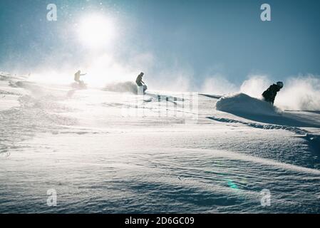 Freeride Powder, Snowboarden in Les deux alpes Resort im Winter, Berge in den französischen alpen, Rhone Alpes in Frankreich Europa Stockfoto