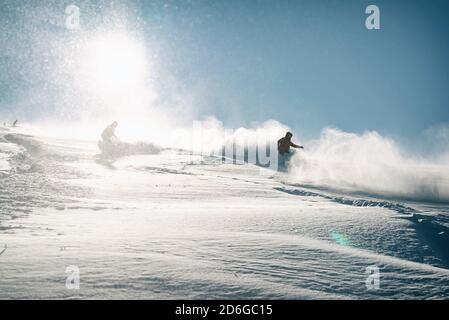 Freeride Powder, Snowboarden in Les deux alpes Resort im Winter, Berge in den französischen alpen, Rhone Alpes in Frankreich Europa Stockfoto