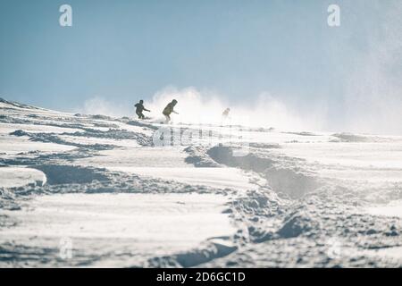 Freeride Powder, Snowboarden in Les deux alpes Resort im Winter, Berge in den französischen alpen, Rhone Alpes in Frankreich Europa Stockfoto