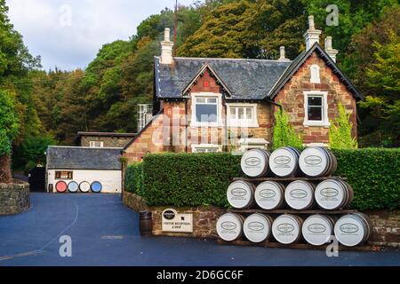 Whisky-Fässer in der Glengoyne Destillerie in Schottland Stockfoto