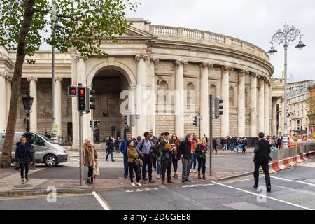 Dublin, Irland - 10. November 2015: Irish Houses of Parliament in College Green. Bank of Ireland. Stockfoto