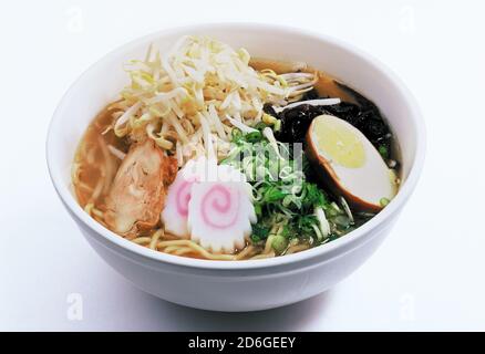 Japanischer Tonkotsu Ramen, Schweineknochenbrühe Nudeln Stockfoto