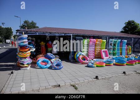 Mamaia, Rumänien - 4. Juli 2020: Details aus dem Mamaia Resort am Schwarzen Meer während des Covid-19 Ausbruchs an einem Sommertag Morgen. Stockfoto