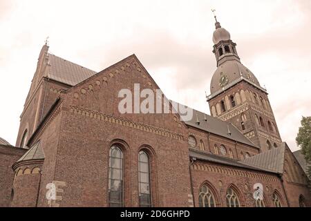 Dom zu Riga ist die Evangelisch-lutherische Kathedrale in Riga, Lettland. Es ist der Sitz des Erzbischofs von Riga Stockfoto