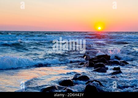 Schleswig-Holstein, Lübecker Bucht, Timmendorfer Strand, Meeresbucht im Morgenlicht. Stockfoto