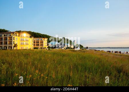 Deutschland, Schleswig-Holstein, Timmendorfer Strand. Blick auf das Hotel Gran Belveder und die Ostsee-Thema. Stockfoto