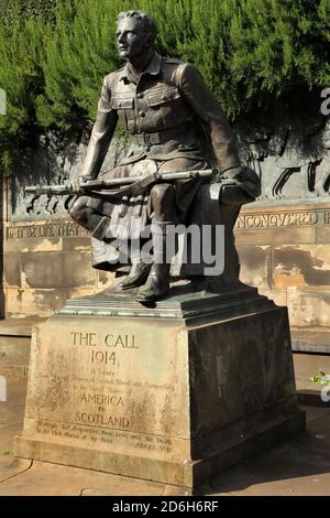 Das Scottish American Memorial oder "The Call 1914", errichtet 1927, Princes Street Gardens, Princes Street, Edinburgh, Schottland. Stockfoto