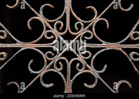 Alte Schmiedeeisenarbeiten in Greyfriars Kirkyard, Edinburgh, Schottland. Stockfoto