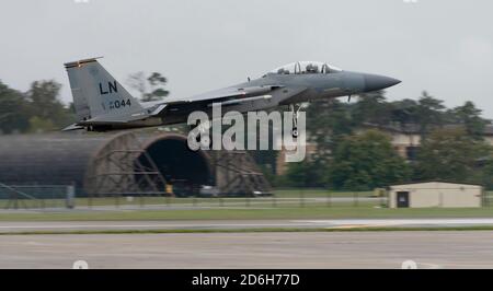 F-15C von 493. „Grim Reapers“ landet auf der RAF Lakenheath Stockfoto
