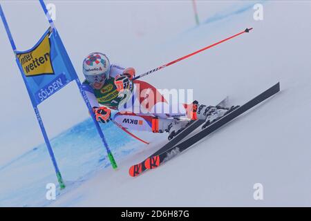 Solden, Österreich. Oktober 2020. SOELDEN, ÖSTERREICH. 17 2020. OKTOBER: 1. Damen-Riesenslalom im Rahmen des Alpinen Ski-Weltcups in Solden am 17. Oktober 2020; Lauf 1, Michelle Gisin (SUI) (Foto: Pierre Teyssot/ESPA-Images) Kredit: Europäische Sport Fotoagentur/Alamy Live News Stockfoto