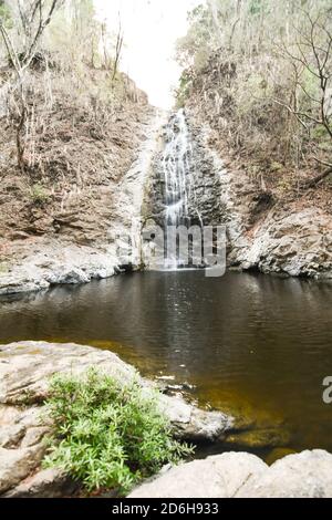 Wasserfall im Wald, Foto als Hintergrund aufgenommen in Nicoya, Costa rica zentralamerika, montezuma Strand Stockfoto