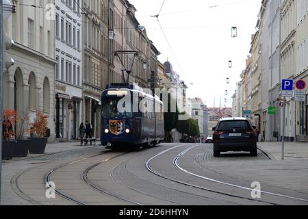 Eine historische straßenbahn in der berliner straße in görlitz am 17.10.2020 Stockfoto