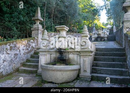 Barocker Brunnen aus dem Kloster Tibães alias Mosteiro de Tibães In Portugal Stockfoto