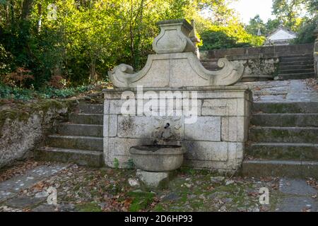 Barocker Brunnen aus dem Kloster Tibães alias Mosteiro de Tibães In Portugal Stockfoto
