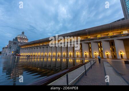 Mutterkirche, Kolonnadengebäude, Christian Science Plaza, Boston, Massachusetts, USA Stockfoto